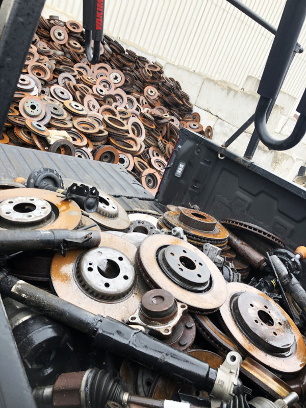 Scrap rotors for recycling.